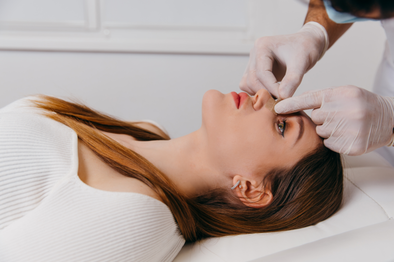 Rinoplastika: deguna operācijas priekšrocības un riski
